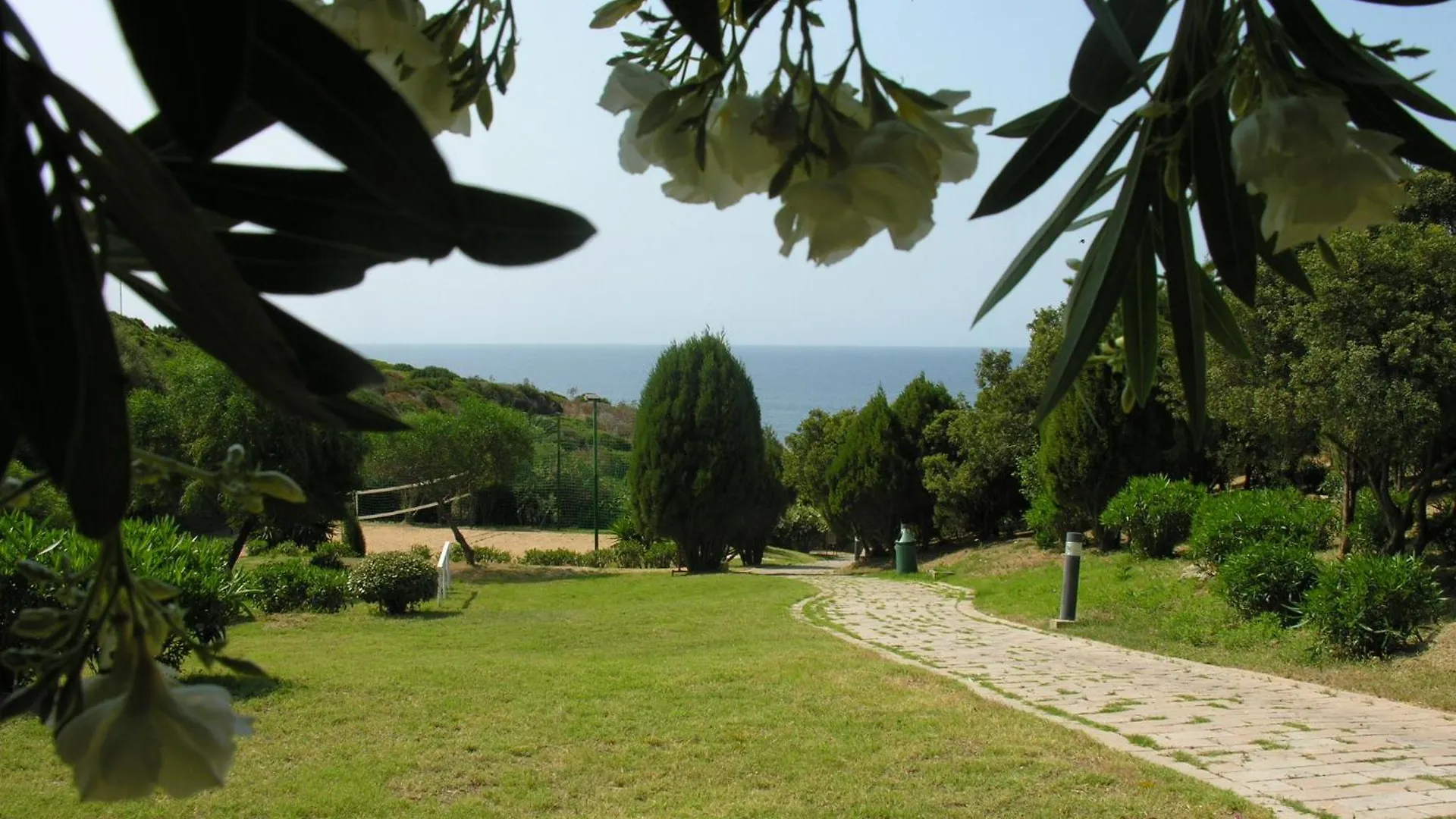 Eco Village Baia Delle Ginestre Теулада Италия